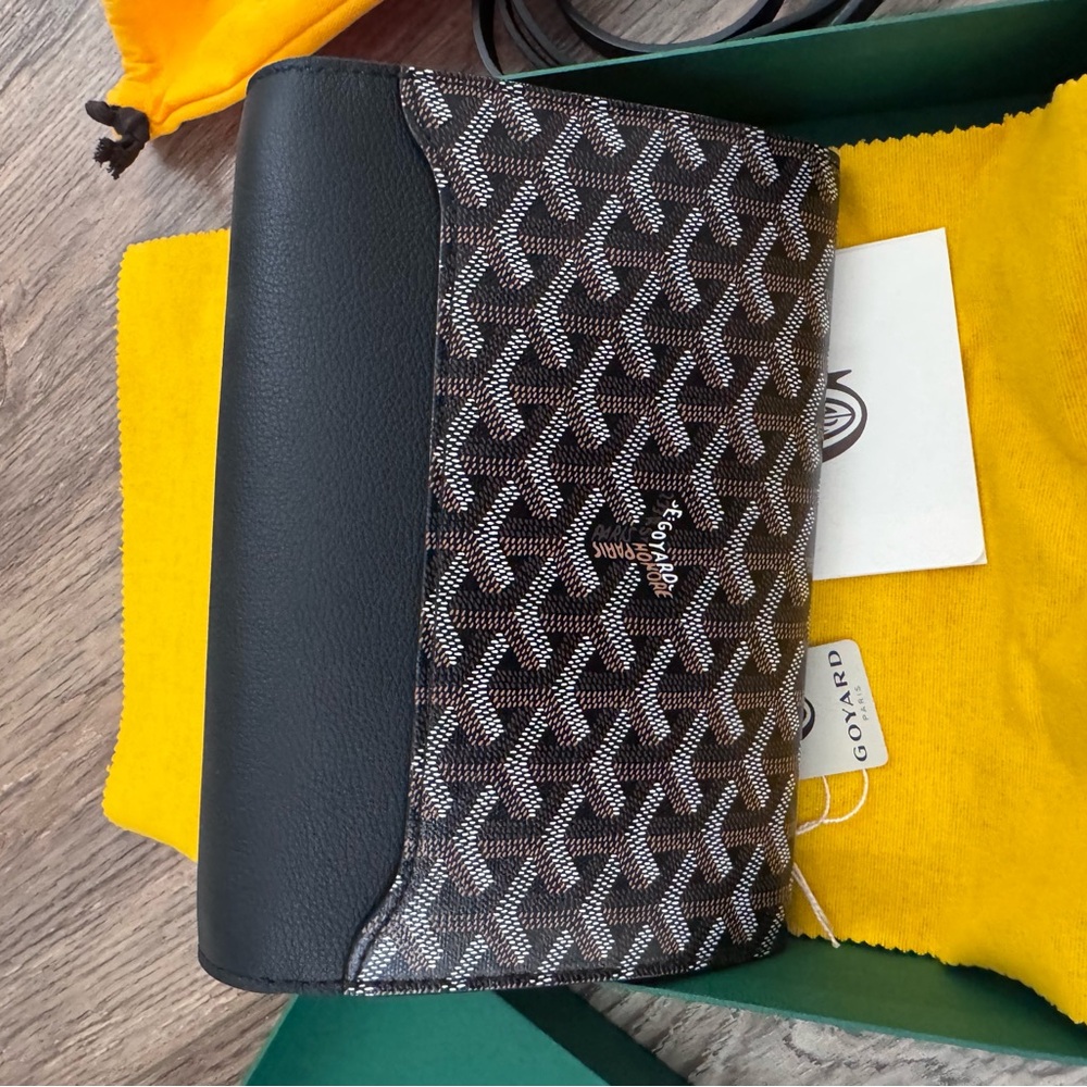 Authentic Goyard Black Chypre WOC - Picture 7 of 16
